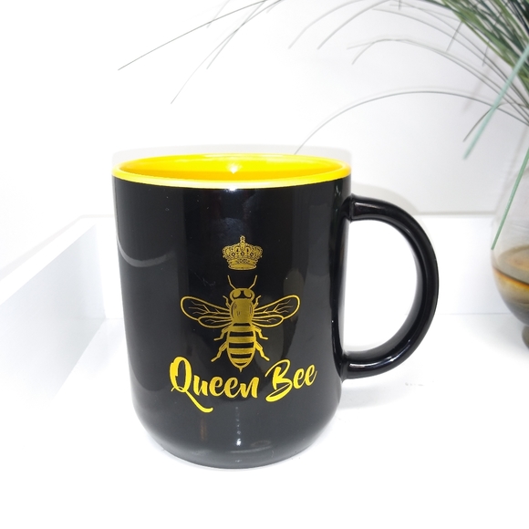 Queen Bee Mug 🐝 - Picture 4 of 8